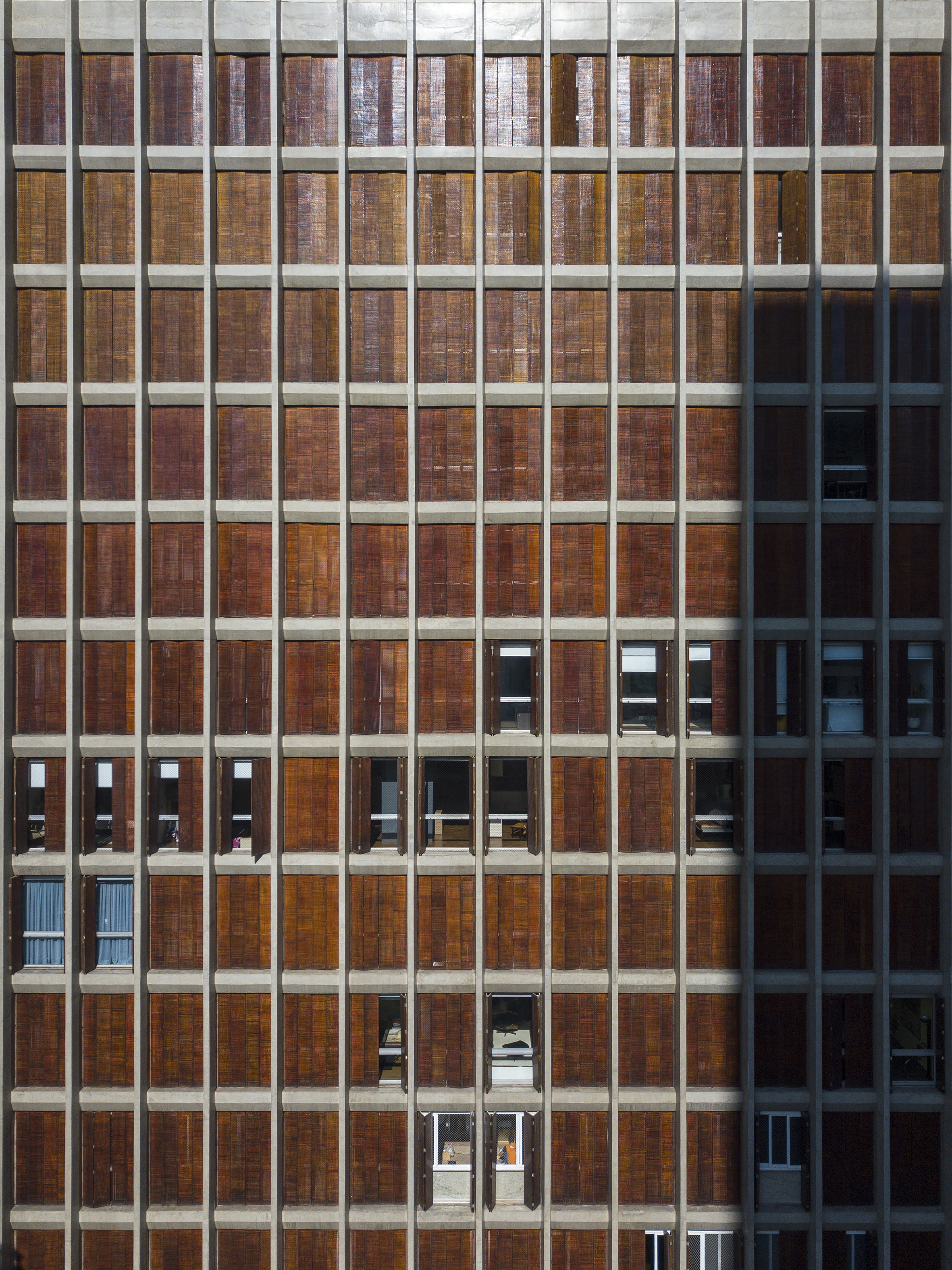Edifício Antônio Augusto Correia Galvão. Fotografia de Leonardo Finotti