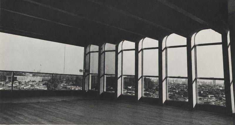Laje nervura em abóbada - vista interna [título atribubuído], c. 1980 [Autoria não identificada]. Fonte: JULIANO,Miguel; SUCHODOLSKI, Suely. Arquiteto Miguel Juliano. Cadernos Brasileiros. Projeto, v.3, p.42, fev. 1980.